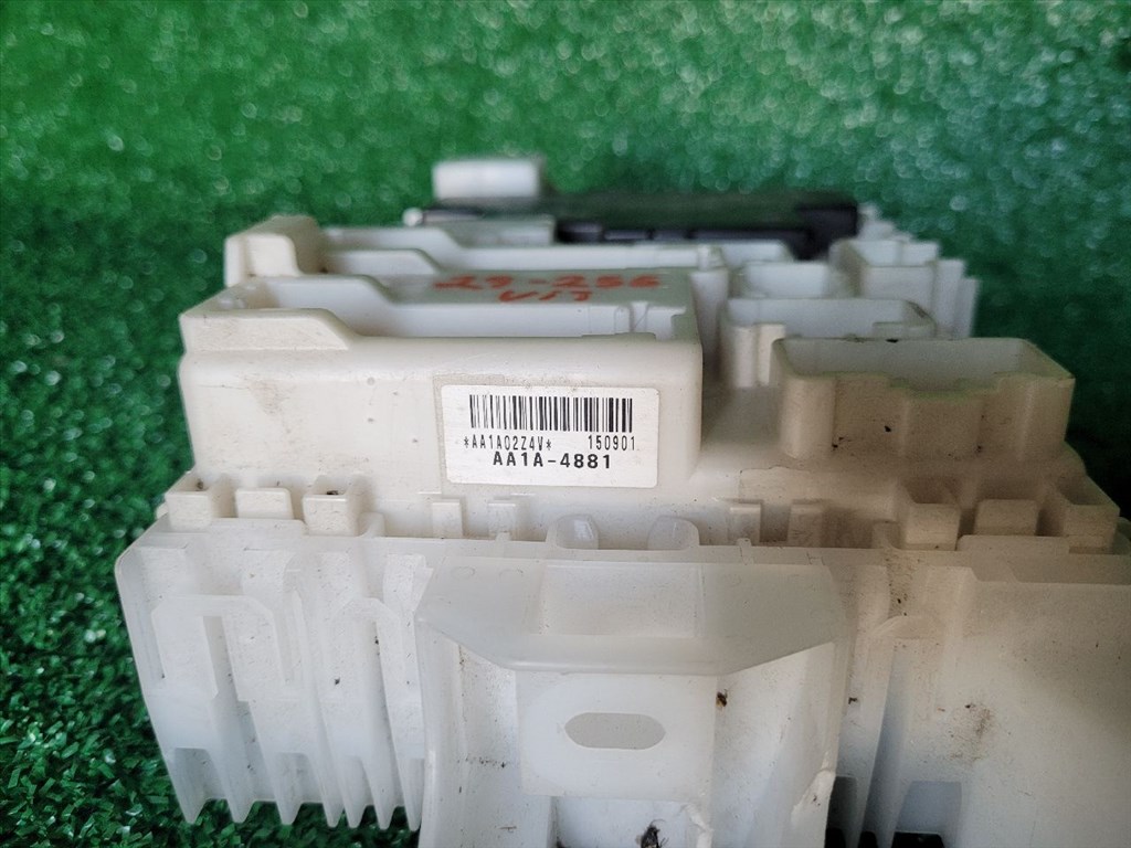 SUZUKI VITARA Biztosítéktábla Utastér AA1A4881 3. kép