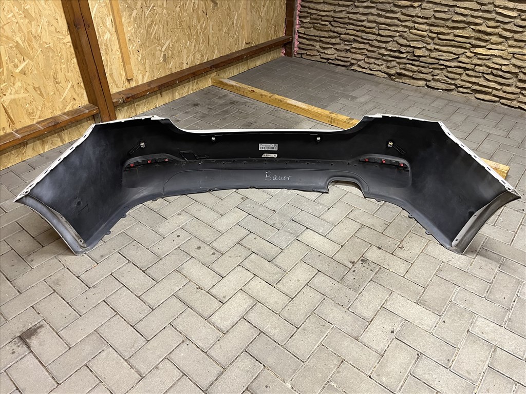 Sérülésmentes, gyári, 4-es BMW hátsó lökhárító 2. kép