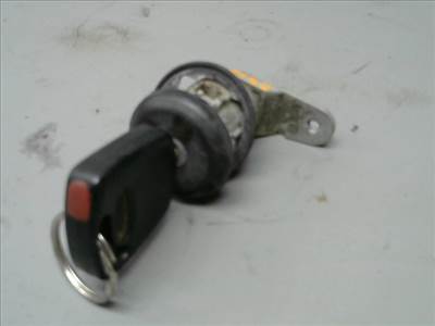 FORD FIESTA 96-99 Jobb első ajtó dugózár