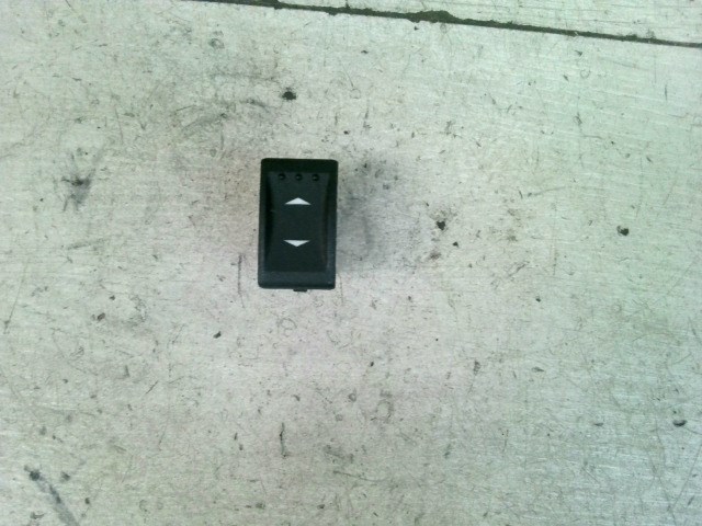 FORD MONDEO 01-07 Bal hátsó ablakemelő kapcsoló 1. kép