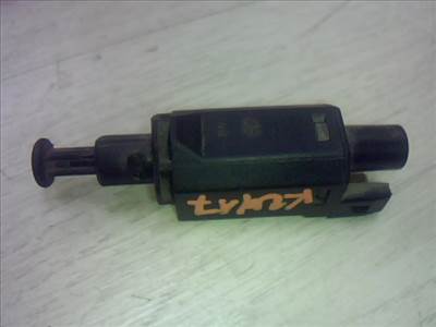 VOLKSWAGEN POLO IV. 99-02 Féklámpa pedál kapcsoló