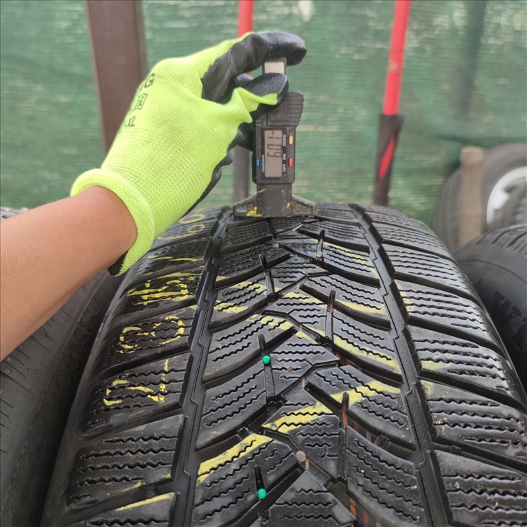  235/60 R18 Dunlop téli gumi 20000ft a 2db/246/ 1. kép