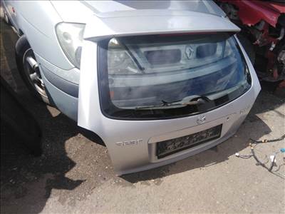 Mazda 323F csomagtérajtó 