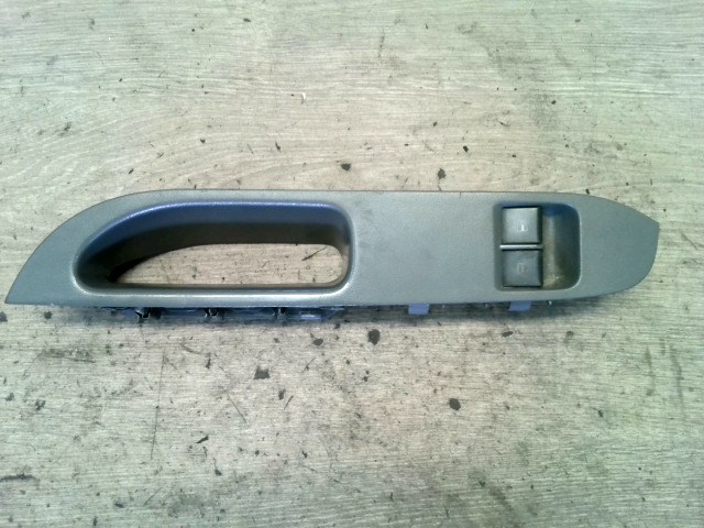 SEAT CORDOBA 02.09-08.02 Bal első ablakemelő kapcsoló 1. kép