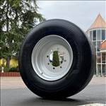 Pótkocsi HW 8011 385/65 R22,5 gumiköpeny, 8 csavaros felni, IFA