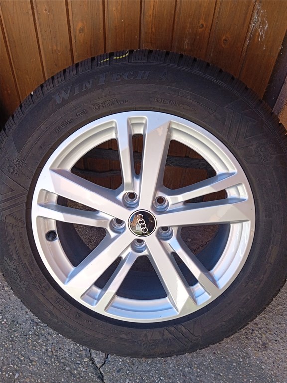 gyári 17 collos AUDI Q3 F3 alufelnik újszerű téligumikkal 1. kép