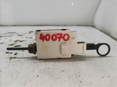 RENAULT MEGANE II (LM0/1_) 1.9 dCi (LM0G/ LM1G/ LM2C) Központizár Motor Tankajtó #40070# 8200000966