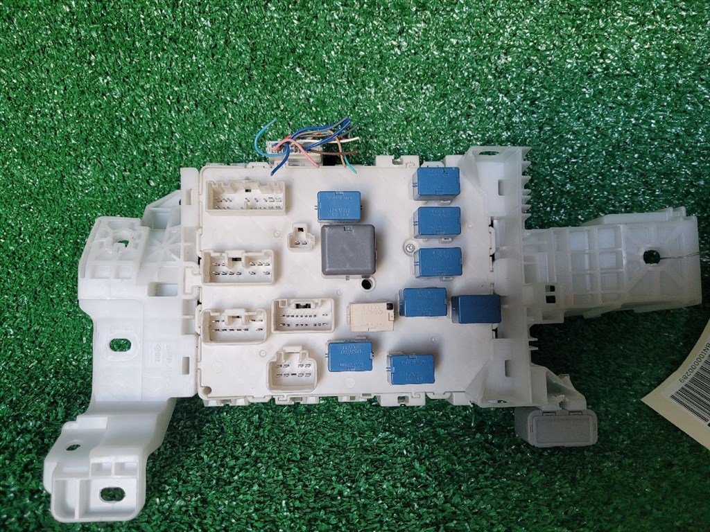 SUZUKI VITARA Biztosítéktábla Utastér AA1A4881 2. kép