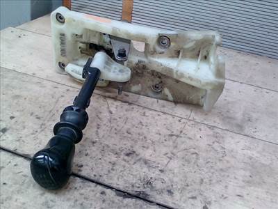 NISSAN X-TRAIL T30 2001.06.01-2007.02.28 Váltó kulissza