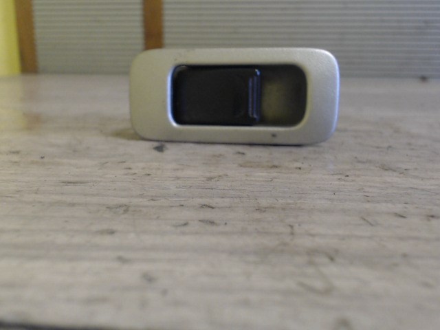 SUZUKI LIANA Bal hátsó ablakemelő kapcsoló 1. kép