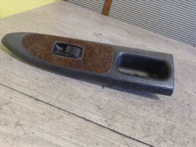 TOYOTA AVENSIS 97-00 Jobb első ablakemelő kapcsoló