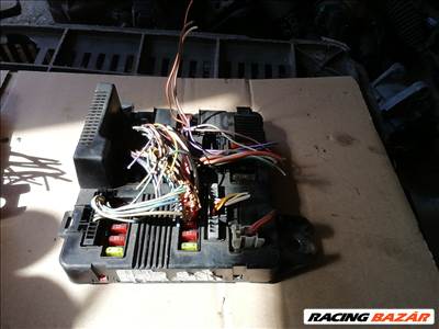 Renault Mégane II Külső biztosítéktábla  8200306033