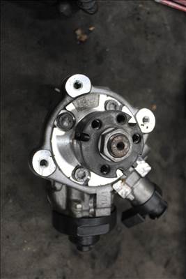 Audi A4/B8 2007-2013 2.0D CAGA magasnyomású szivattyú 03L130755