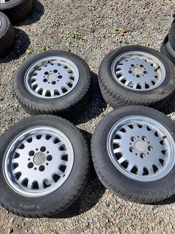 BMW E36 7x15 5x120-as alufelni szett téligumikkal 205/65 használt Nokian téli gumi  sxx2 1. kép