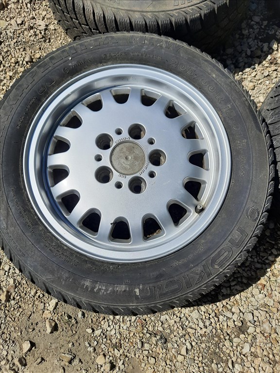 BMW E36 7x15 5x120-as alufelni szett téligumikkal 205/65 használt Nokian téli gumi  sxx2 3. kép