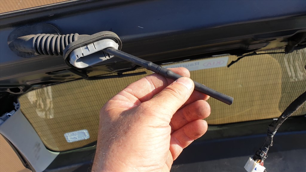 511243 Kia Ceed KOMBI, 2011, Csomagtérajtó. 6. kép