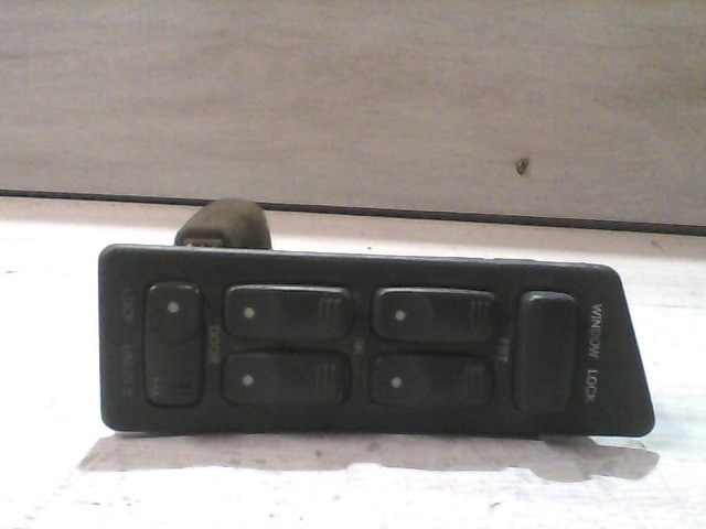 DAEWOO ESPERO Bal első ablakemelő kapcsoló 1. kép