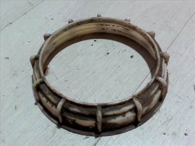 FIAT TEMPRA Üzemanyag szivattyú befogató műanyag anya