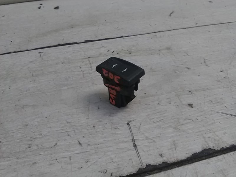 FORD MONDEO 01-07 Jobb hátsó ablakemelő kapcsoló 1. kép