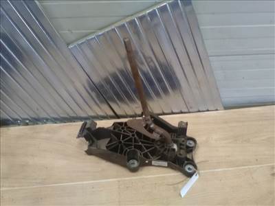 MAZDA 2 03.04-07.11 Váltó kulissza