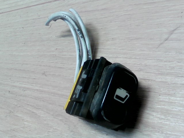 PEUGEOT 806 Jobb első ablakemelő kapcsoló 1. kép