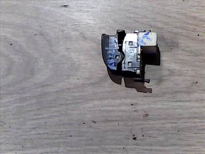 SUZUKI SWIFT 96-05 Jobb első ablakemelő kapcsoló