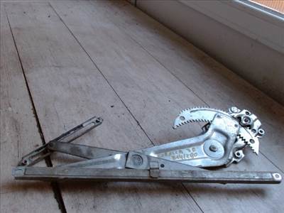 TOYOTA COROLLA E80 83.05-87.04 Jobb első ablakemelő szerkezet mechanikus