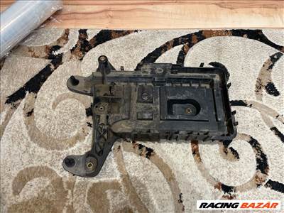 Volkswagen Tiguan I Akkumulátor Tartó 1k0915333