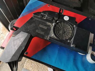 Audi A4 (B6/B7) AUDI A4 B7 Mélynyomó Hangszóró  8e9035382d