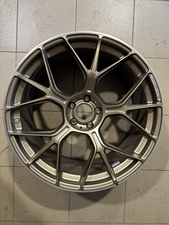 R21 Original mercedes 10.5J ET42 - A192 401 1300 A1924011300 1db felni 1. kép