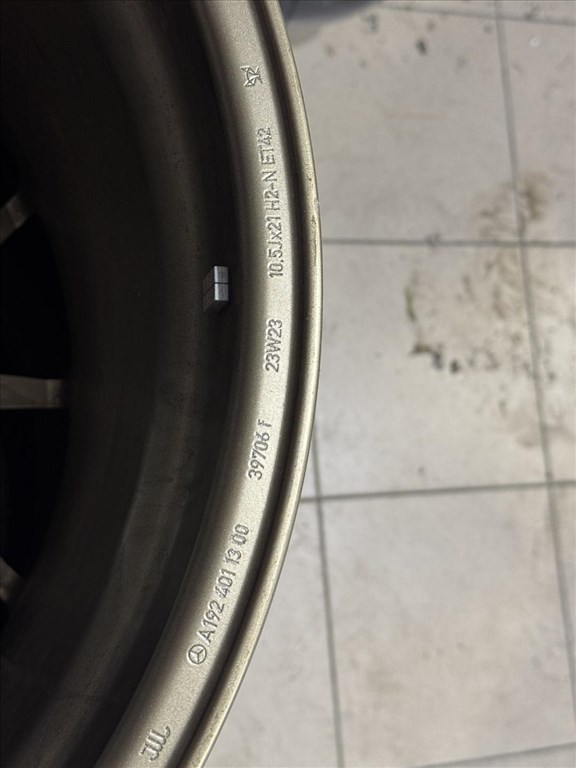 R21 Original mercedes 10.5J ET42 - A192 401 1300 A1924011300 1db felni 3. kép