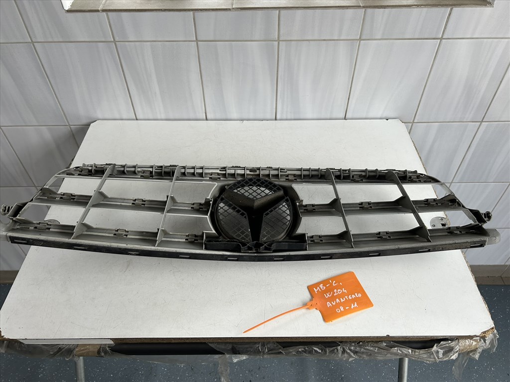 Mercedes C-osztály W204 díszrács Avantgard (facelift előtti) 5. kép