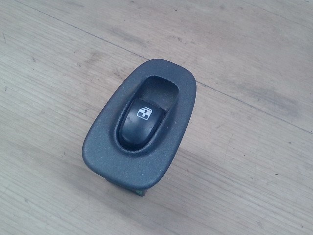 HYUNDAI ACCENT 03-06 Bal hátsó ablakemelő kapcsoló 1. kép