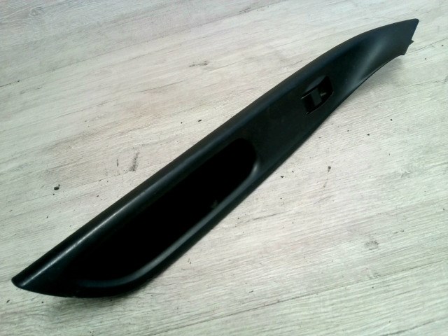 MAZDA 6 02-05 Jobb első ablakemelő kapcsoló 1. kép