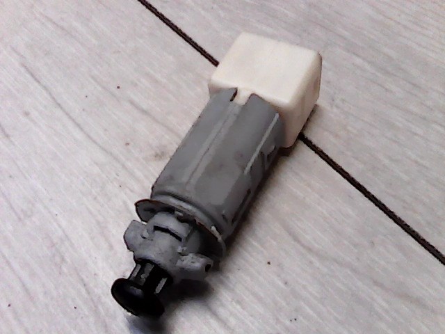 MITSUBISHI COLT 04.04-08.09 Féklámpa pedál kapcsoló 1. kép