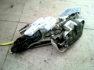 SUZUKI WagonR+ Jobb hátsó ajtó zárszerkezet központi záras