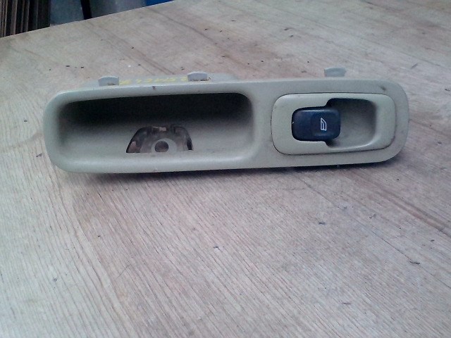 VOLVO S80 98.05.01-06.02.28 Jobb hátsó ablakemelő kapcsoló 1. kép