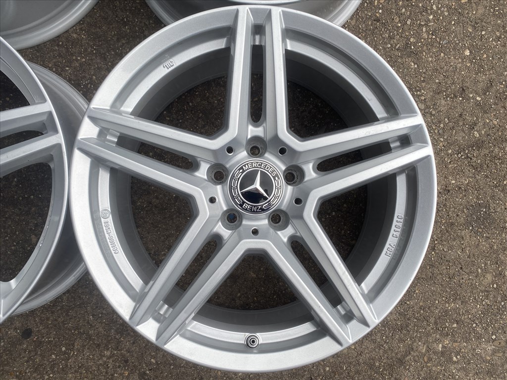 4db Uniwheels 18" Mercedes-Benz alufelni. (3994) 2. kép