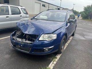 VW PASSAT Variant (3C5) Bal első Csonkállvány Kerékaggyal