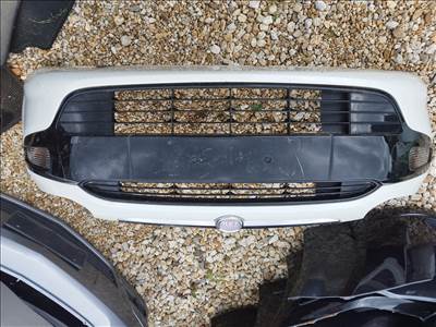 Fiat Punto Evo első lökhárító kompletten eladó 