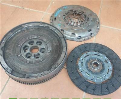 Opel Zafira B 1.9 CDTI Lendkerék szett kuplunggal Z19dth