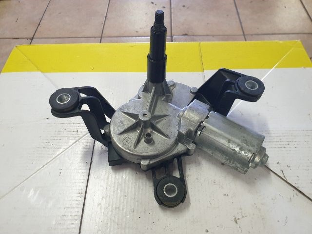 Opel Astra H GTC Hátsó ablaktörlő motor  13105981 1. kép