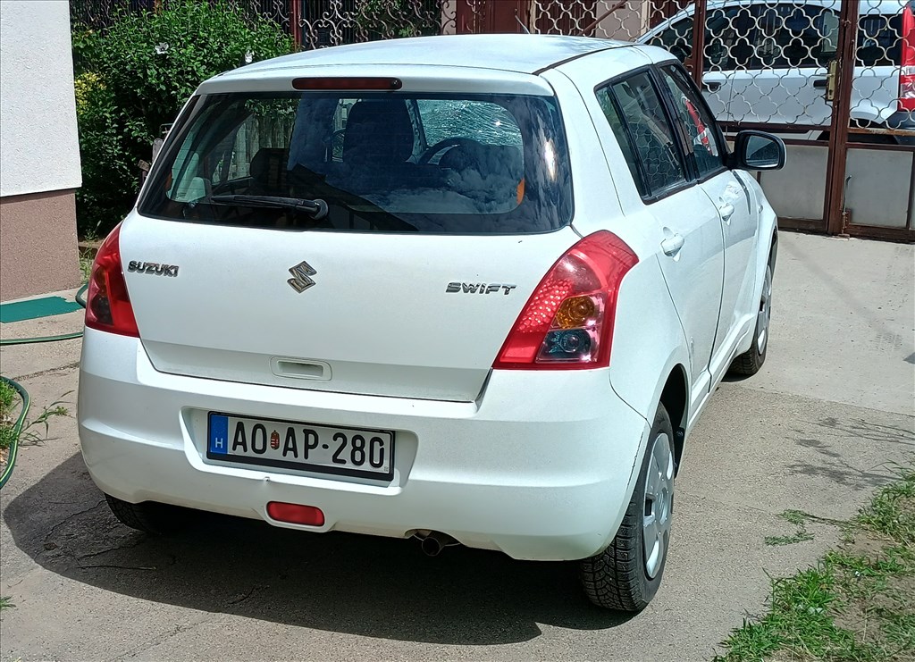 Eladó Suzuki Swift 1.3 (1328 cm³, 92 PS) 3. kép