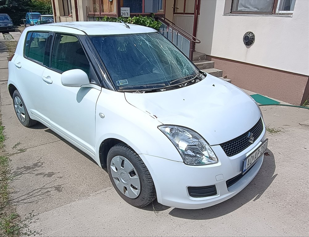 Eladó Suzuki Swift 1.3 (1328 cm³, 92 PS) 4. kép