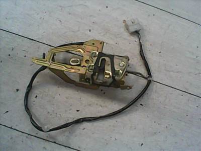 MAZDA MPV 96-99 Bal első ajtó zárszerkezet mechanikus