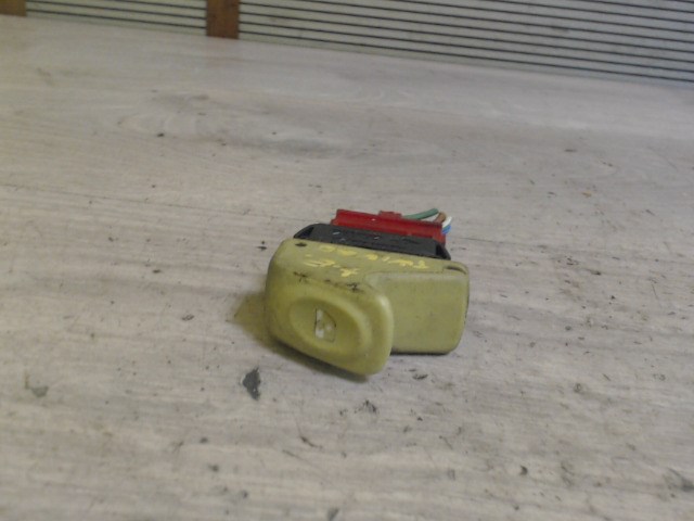 RENAULT TWINGO 98-07 Jobb első ablakemelő kapcsoló 1. kép