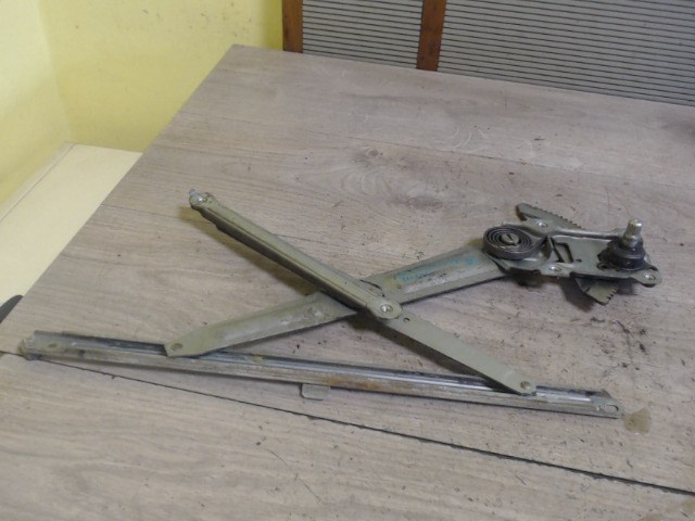 SUZUKI SWIFT 05-10 Jobb első ablakemelő szerkezet mechanikus 1. kép