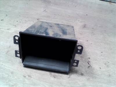 SUZUKI SWIFT 05-10 Tároló rekesz első