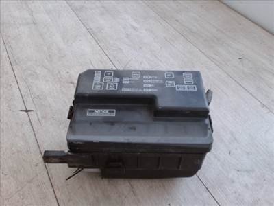 TOYOTA COROLLA 97.05-99.09 Biztosítéktábla BCM BSI BSM SAM GEM modul Motortér