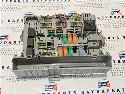 BMW E87 E90 E91 E92 E93 biztosítéktábla biztosíték tábla